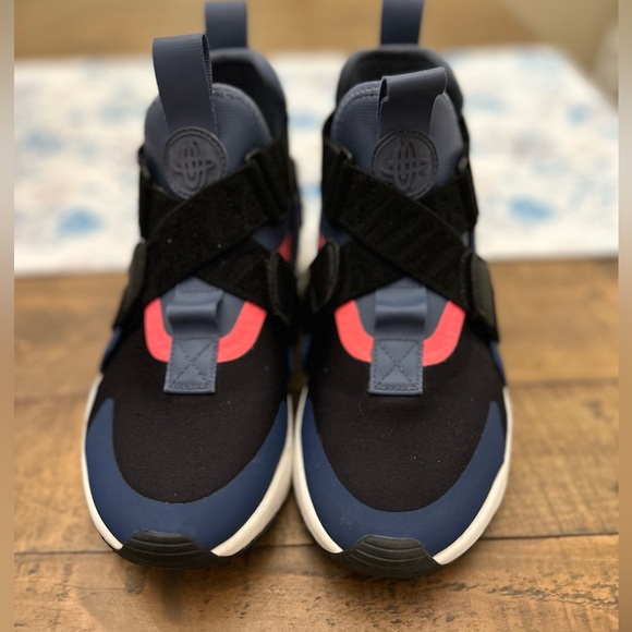 Women’s Nike Air Huarache City Navy Blue/Black - Size 5 - Picture 2 of 6